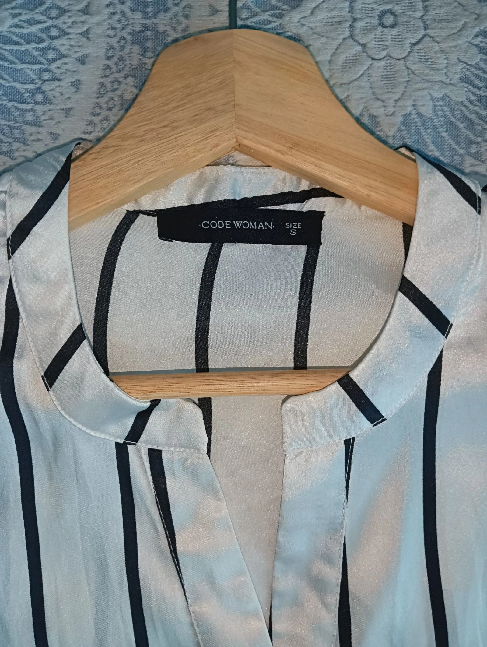 Elegant Code Woman shirt, size S. – photo 2